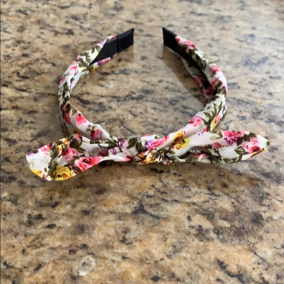 2 new Floral headband (turban & top knot style) - Picture 4 of 4